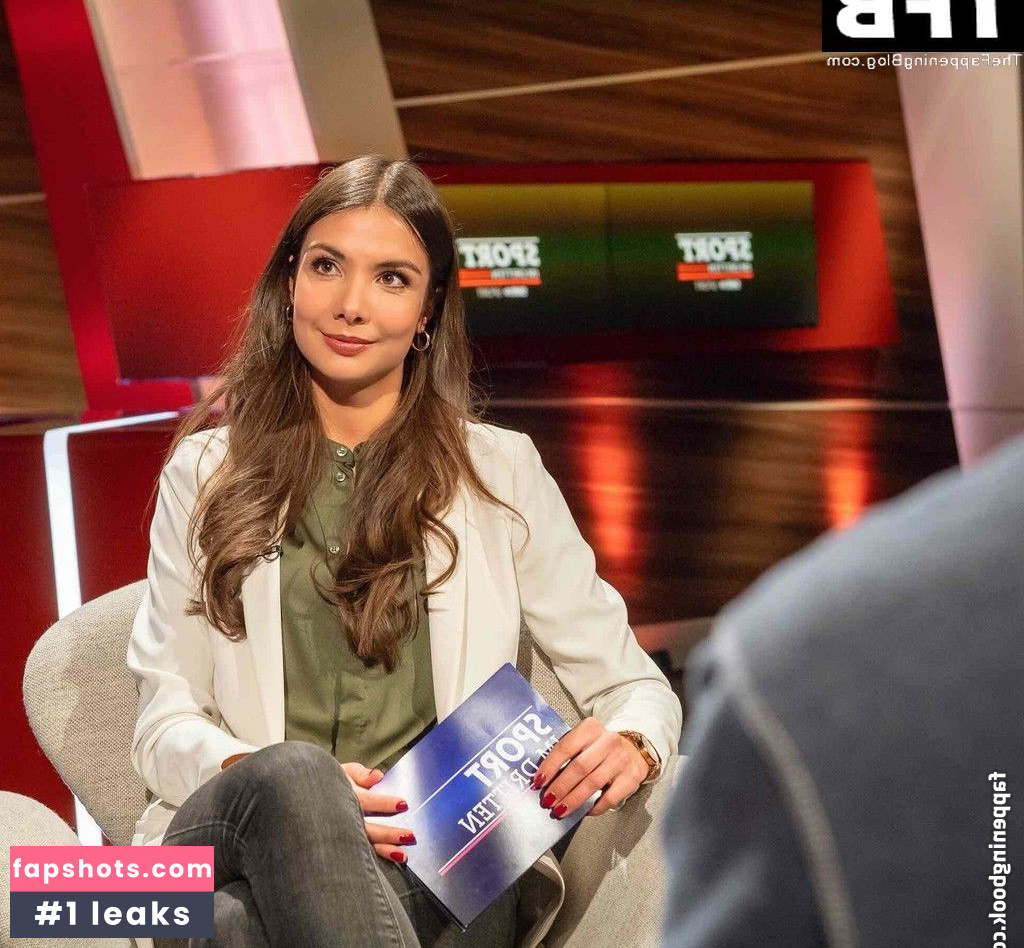 Lea Wagner gallery photo #6