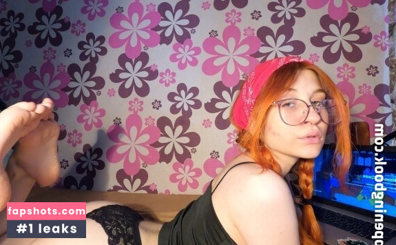 Leah Aloe gallery photo #2