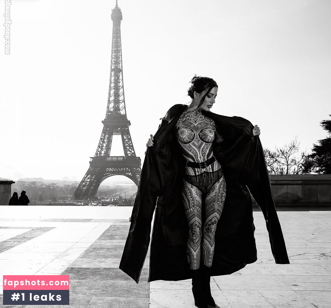 Léah Blum gallery photo #14