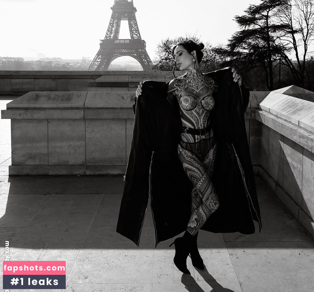 Léah Blum gallery photo #17