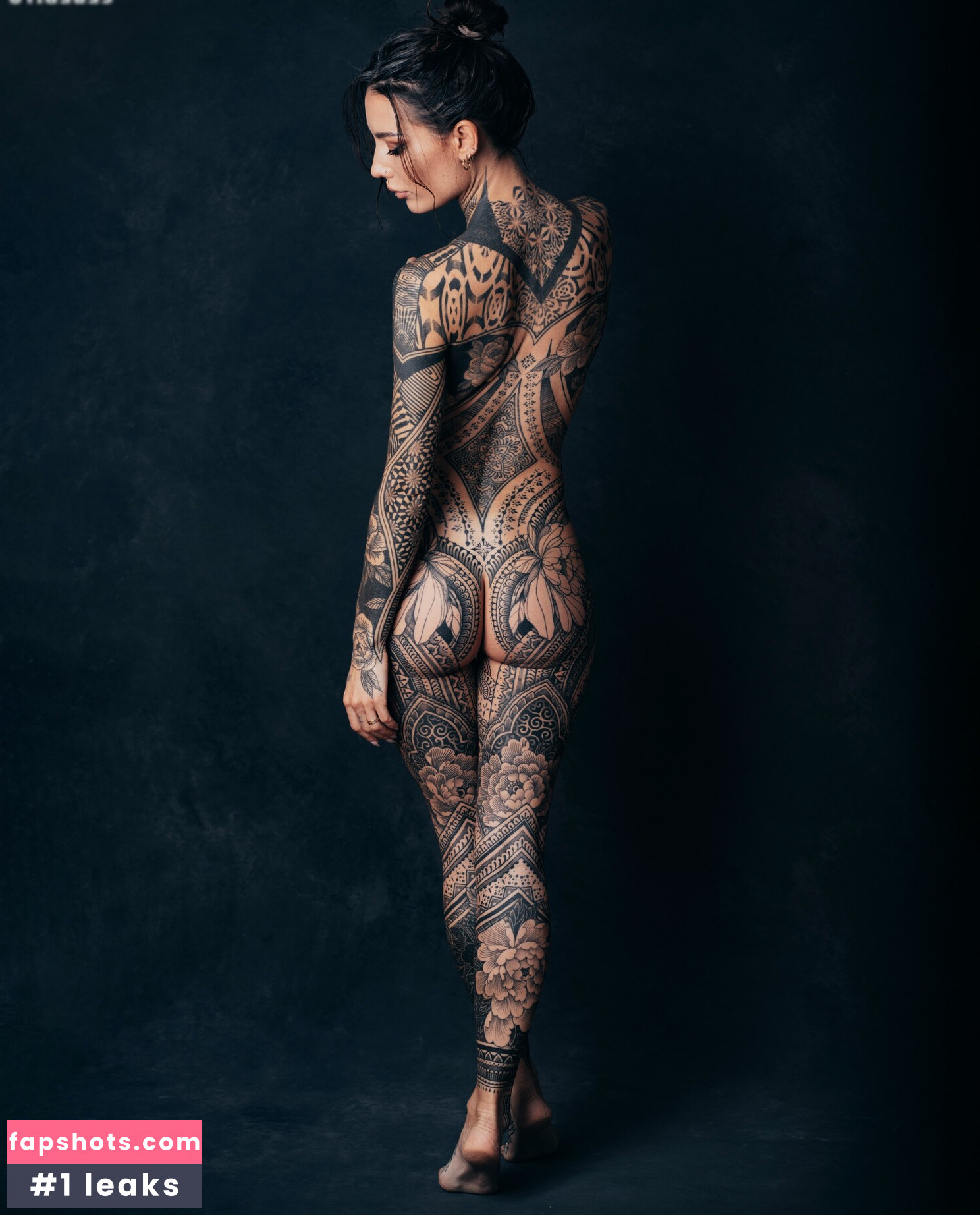 Léah Blum gallery photo #20