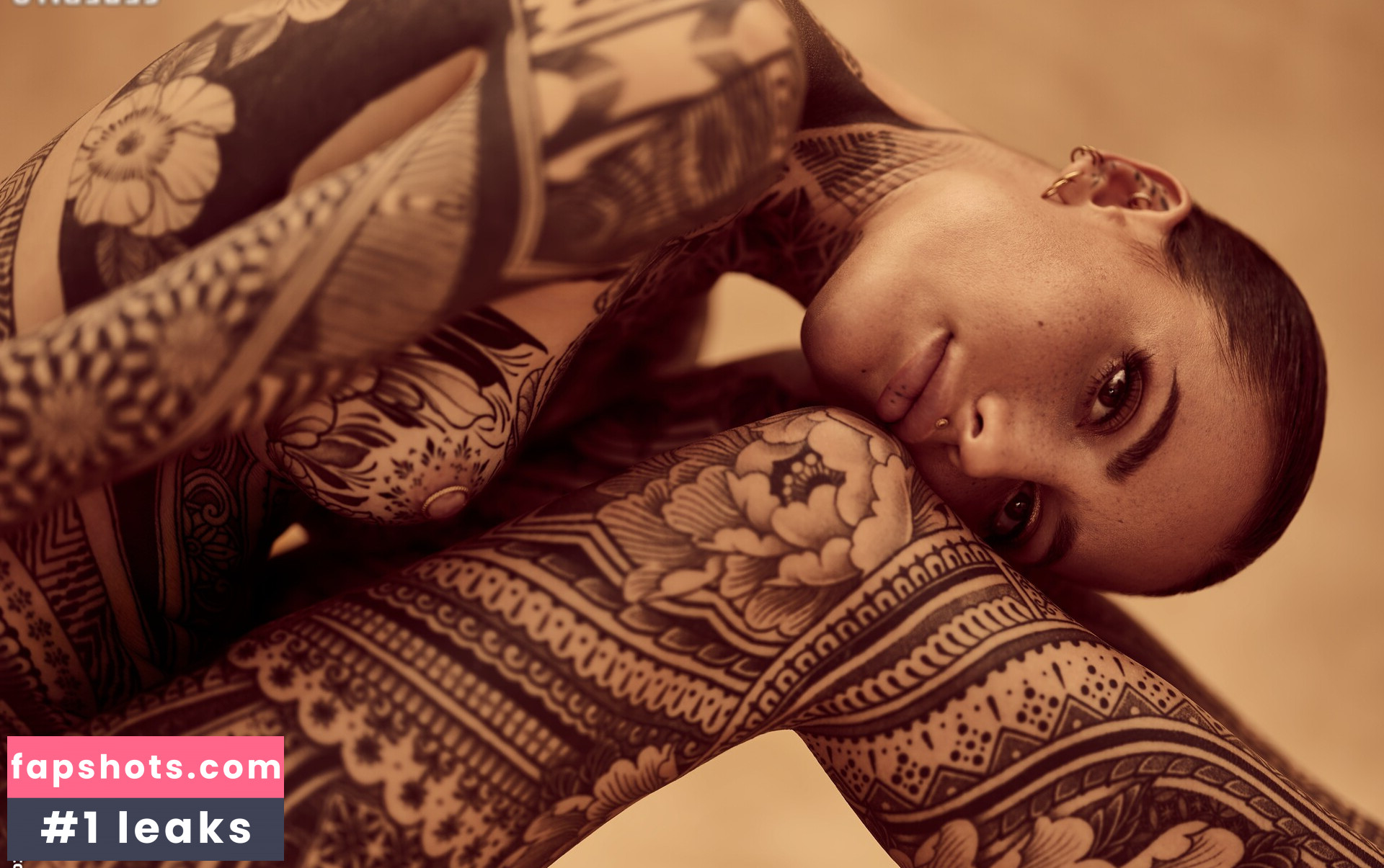 Léah Blum gallery photo #25