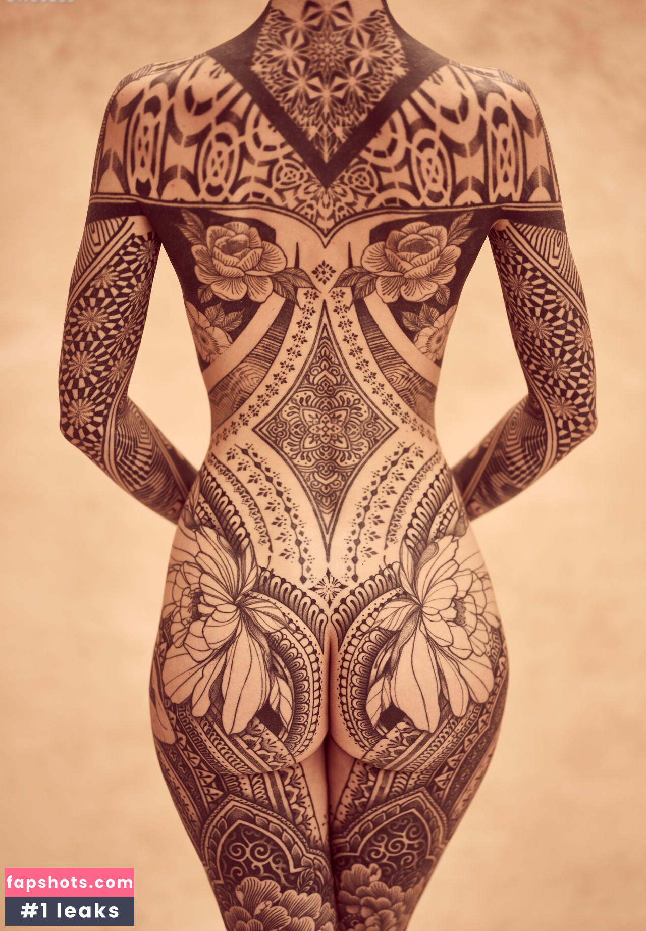 Léah Blum gallery photo #36