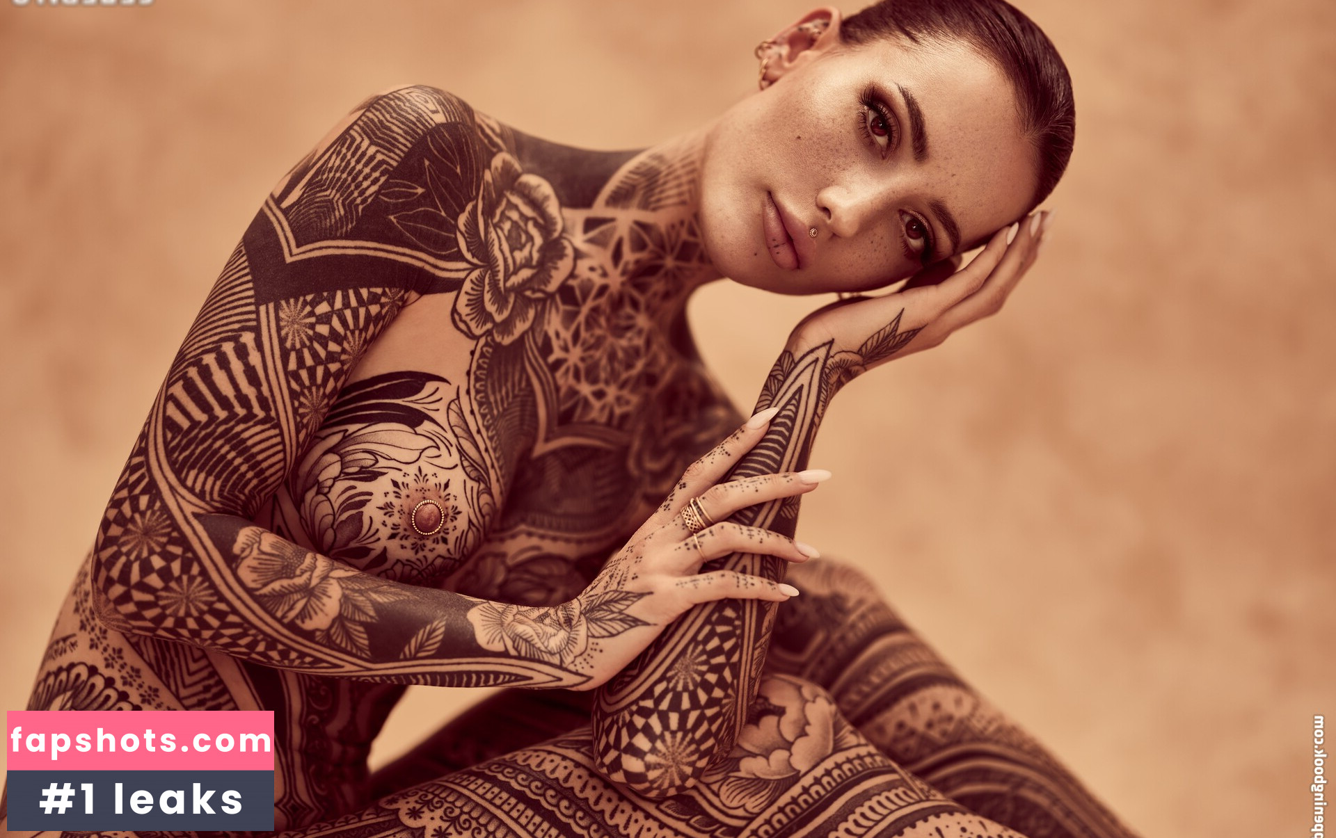 Léah Blum gallery photo #37