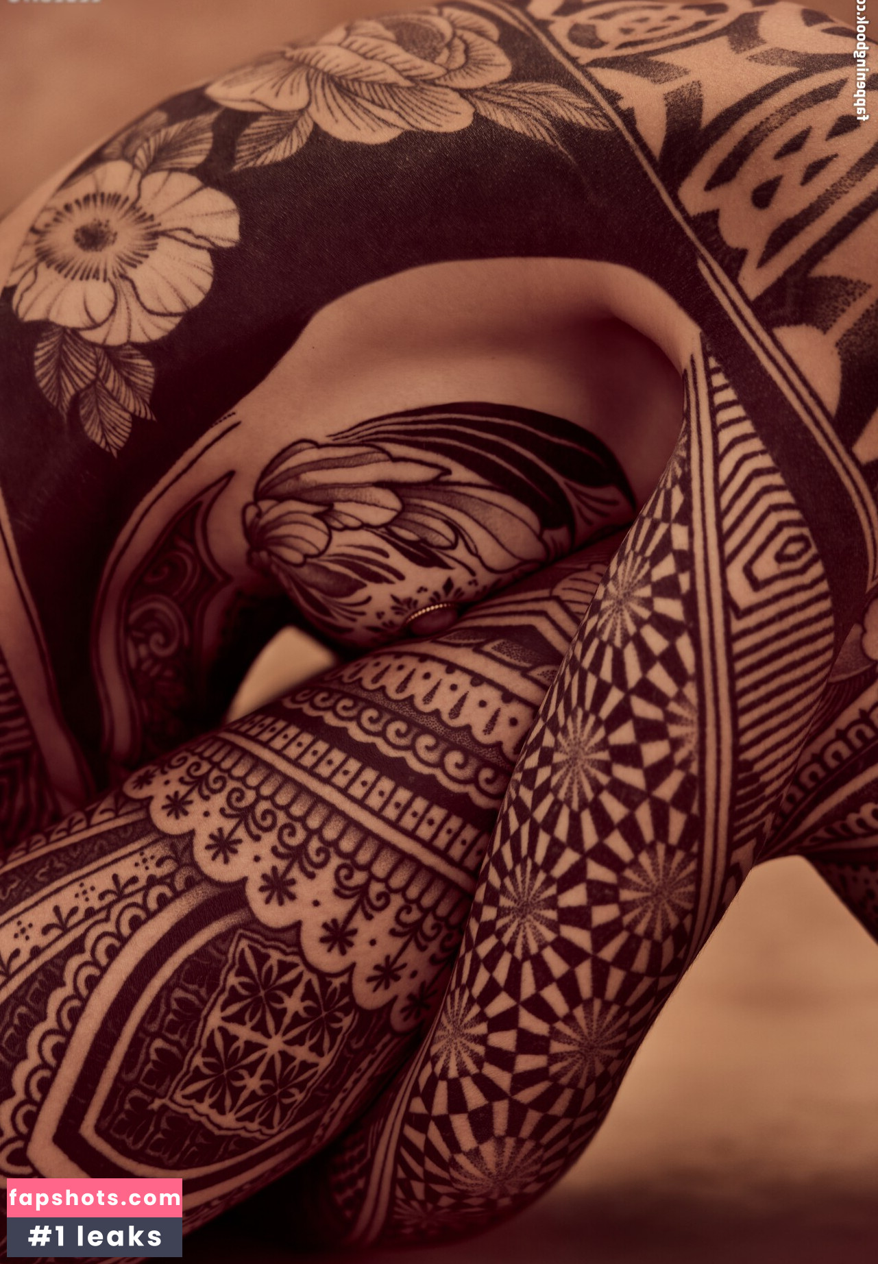 Léah Blum gallery photo #38