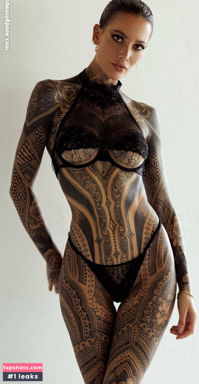 Léah Blum gallery photo #6