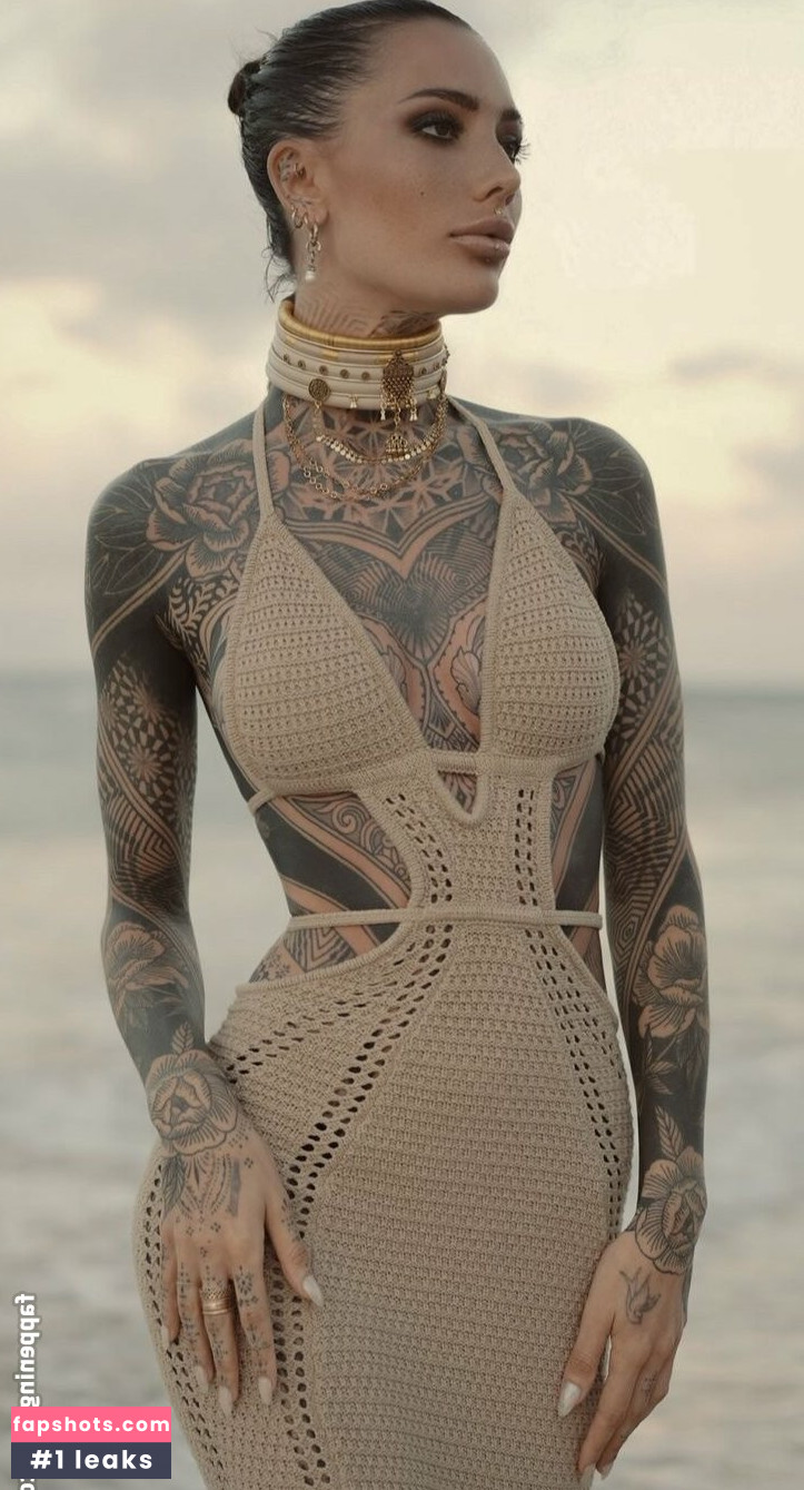 Léah Blum gallery photo #7