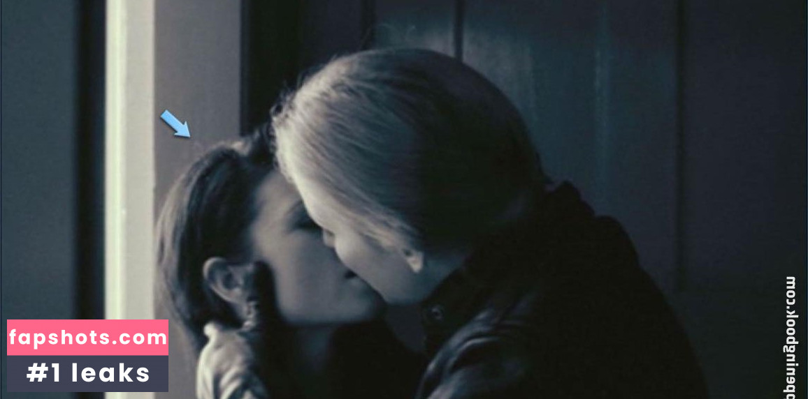 Leah Cairns gallery photo #12