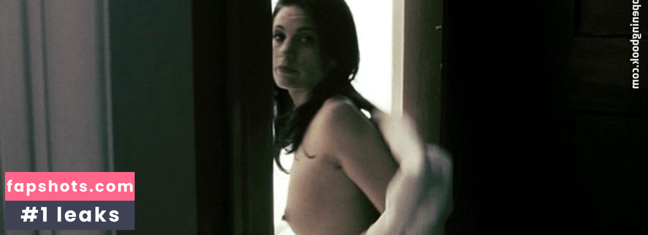 Leah Cairns gallery photo #13