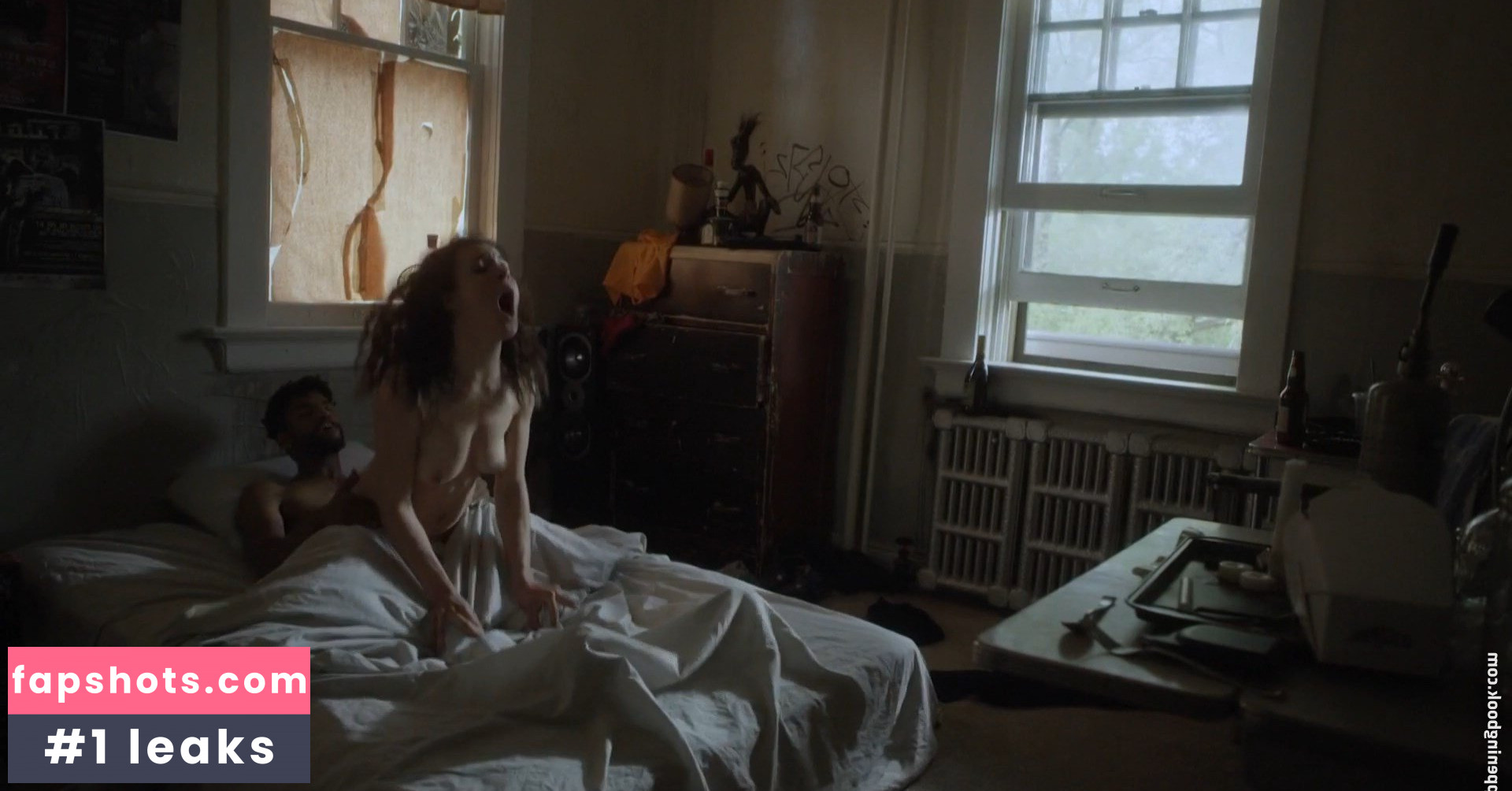 Leah Doz gallery photo #4