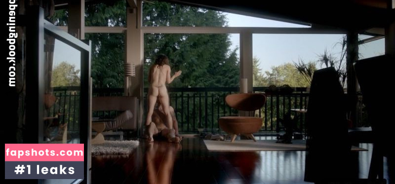 Leah Gibson gallery photo #11