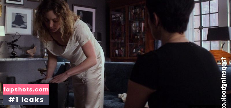 Leah Gibson gallery photo #15