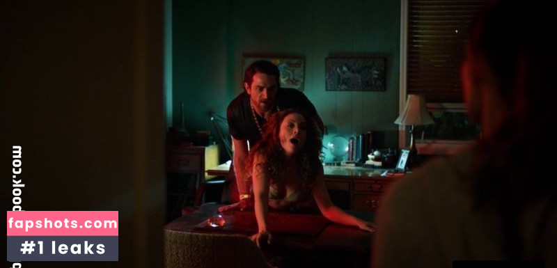 Leah Gibson gallery photo #16