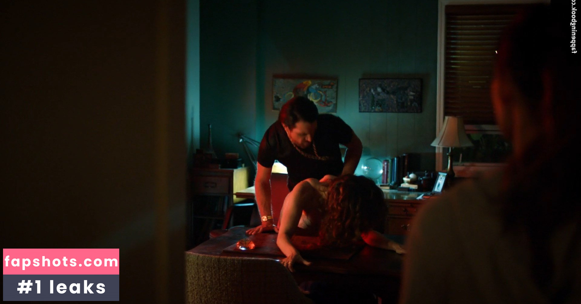 Leah Gibson gallery photo #34