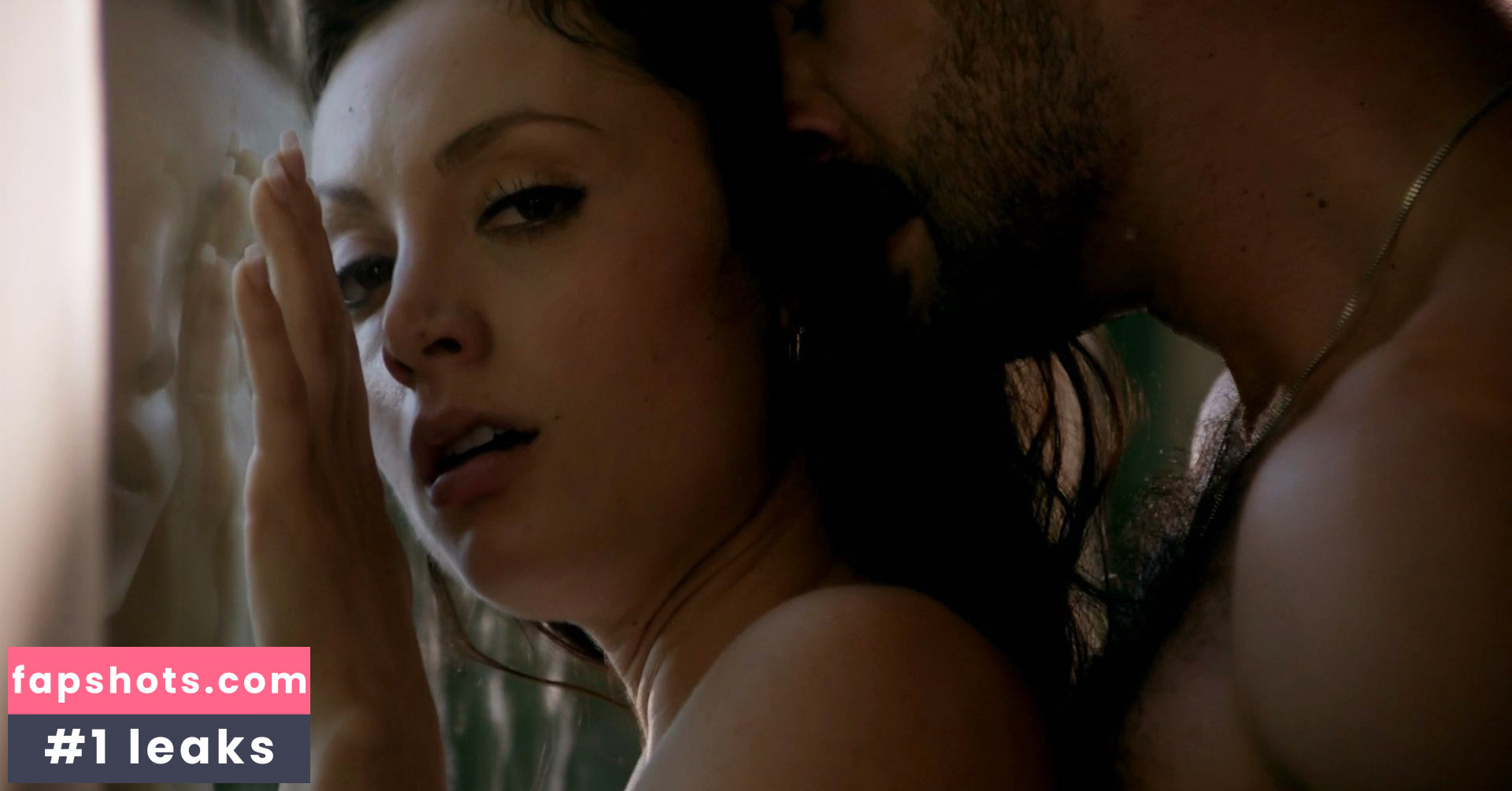 Leah Gibson gallery photo #35