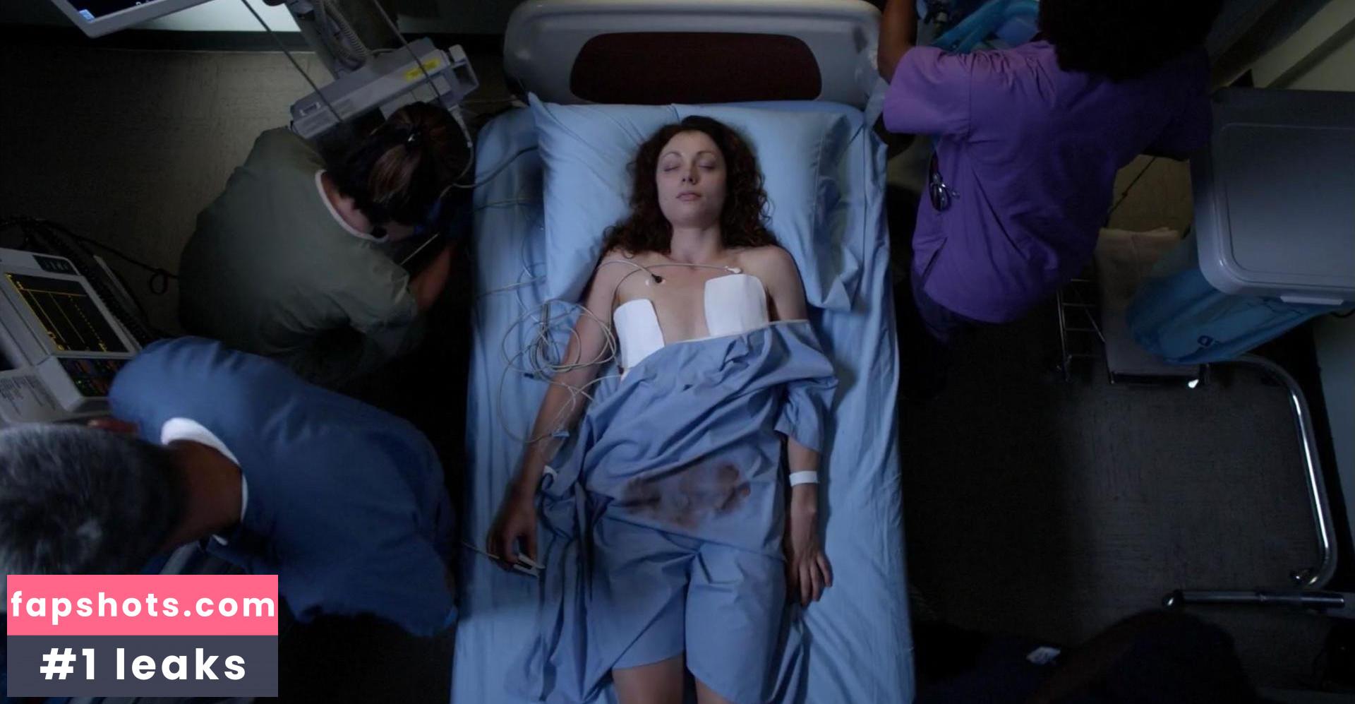 Leah Gibson gallery photo #42