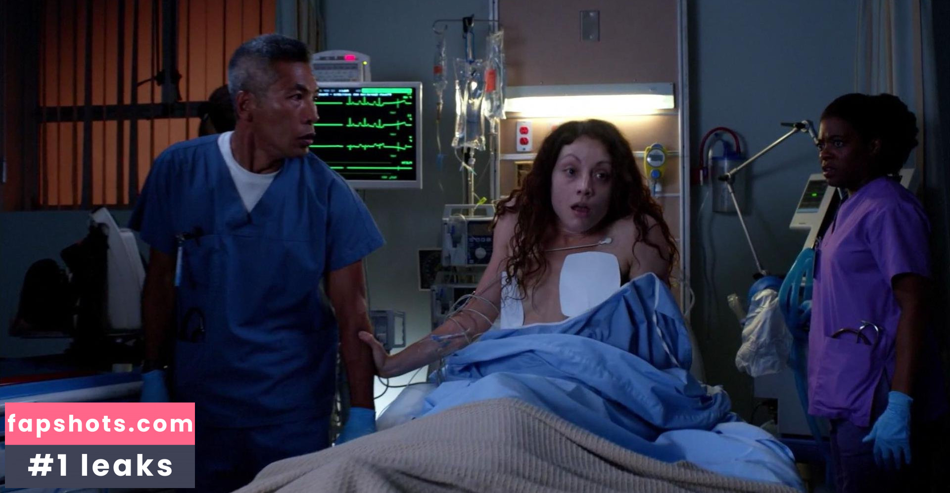 Leah Gibson gallery photo #43