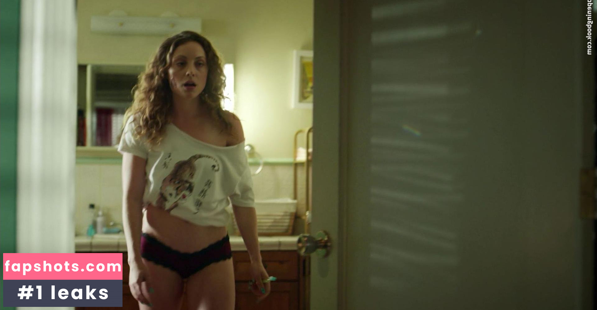 Leah Gibson gallery photo #51