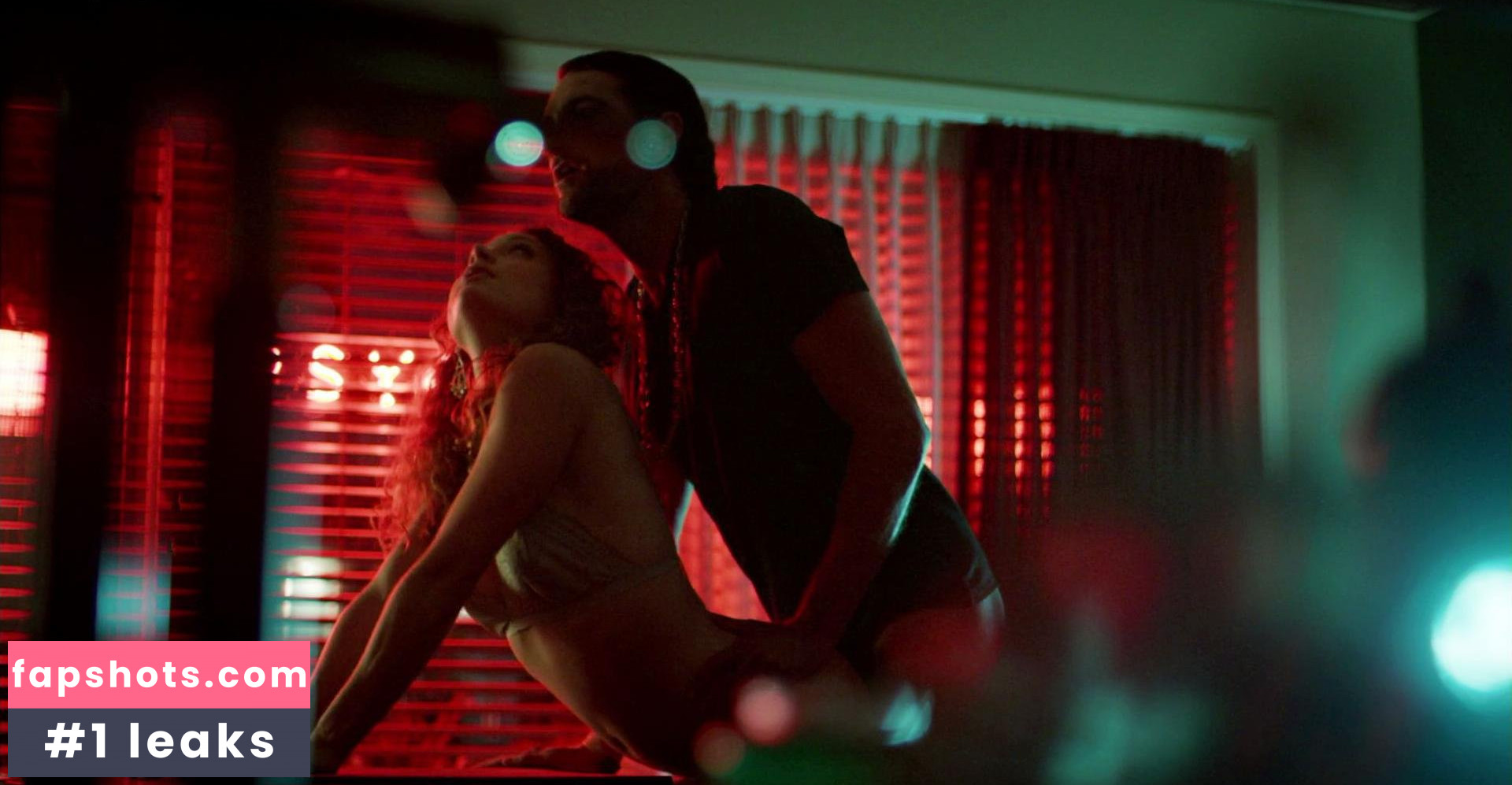 Leah Gibson gallery photo #55