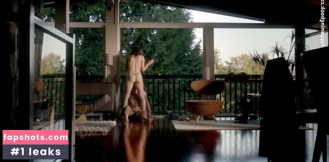 Leah Gibson gallery photo #60