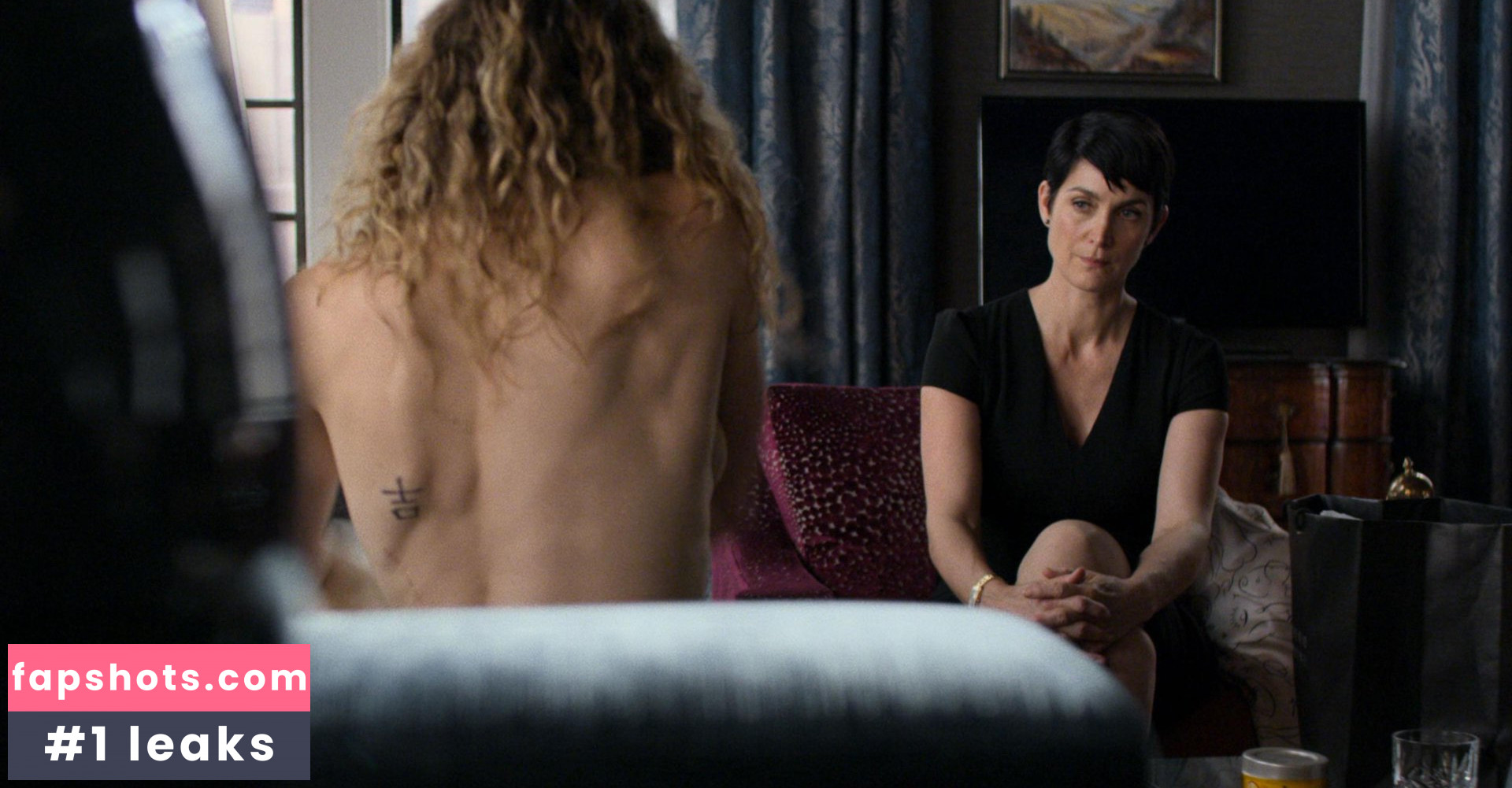 Leah Gibson gallery photo #67