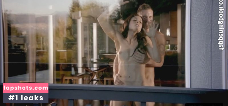 Leah Gibson gallery photo #9