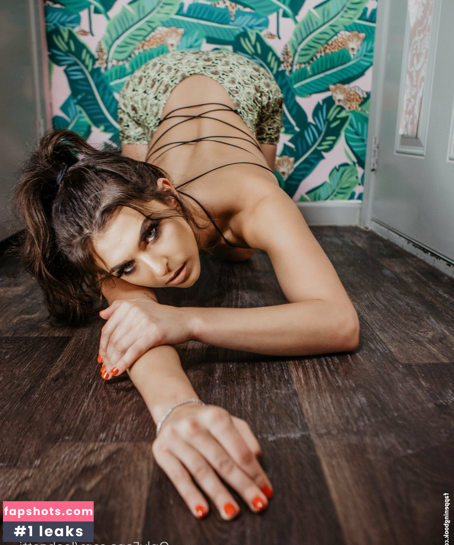 Leah Gotti gallery photo #653