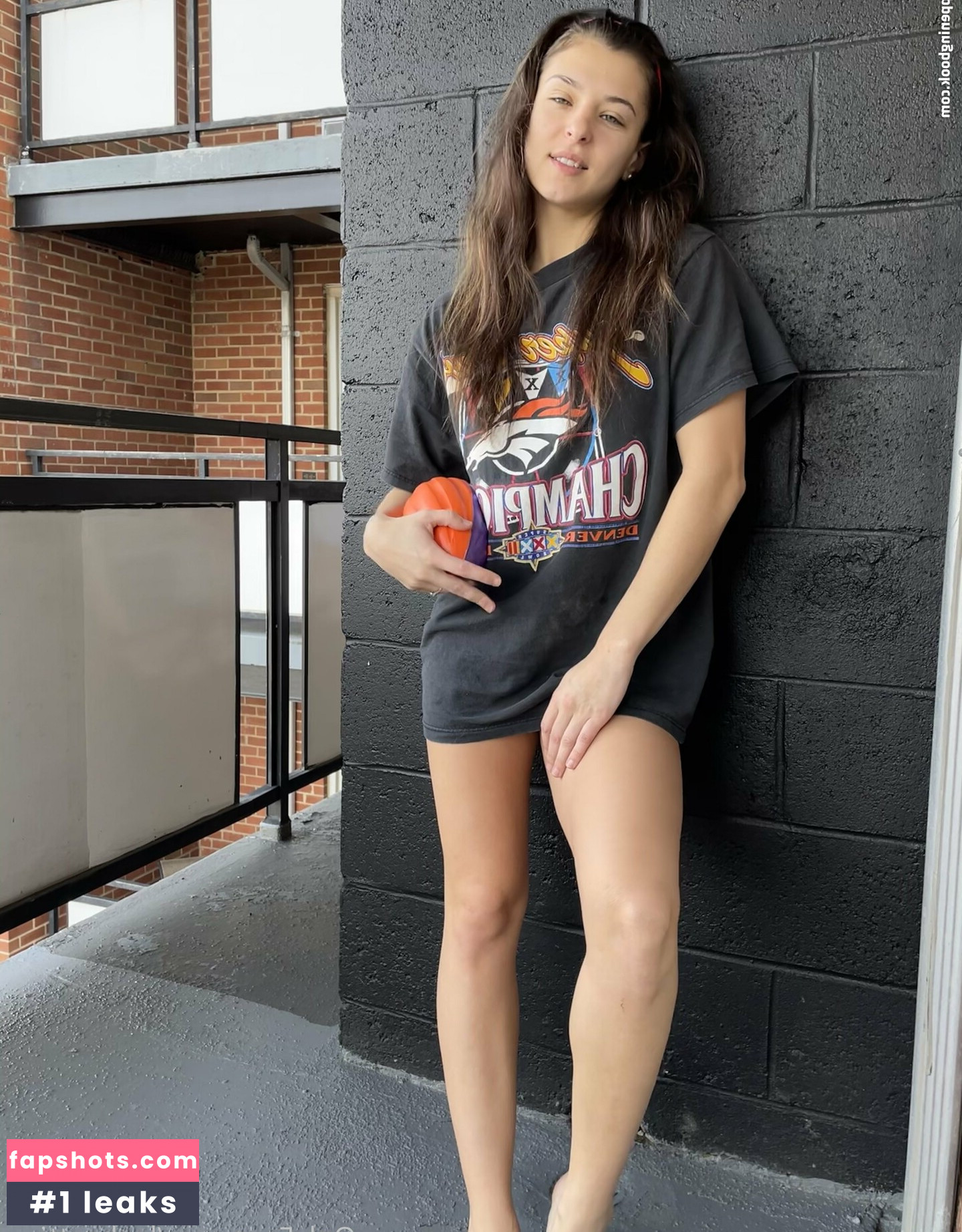 Leah Gotti gallery photo #842