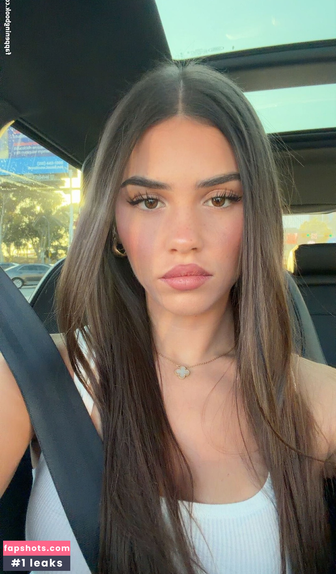 Leah Halton gallery photo #11