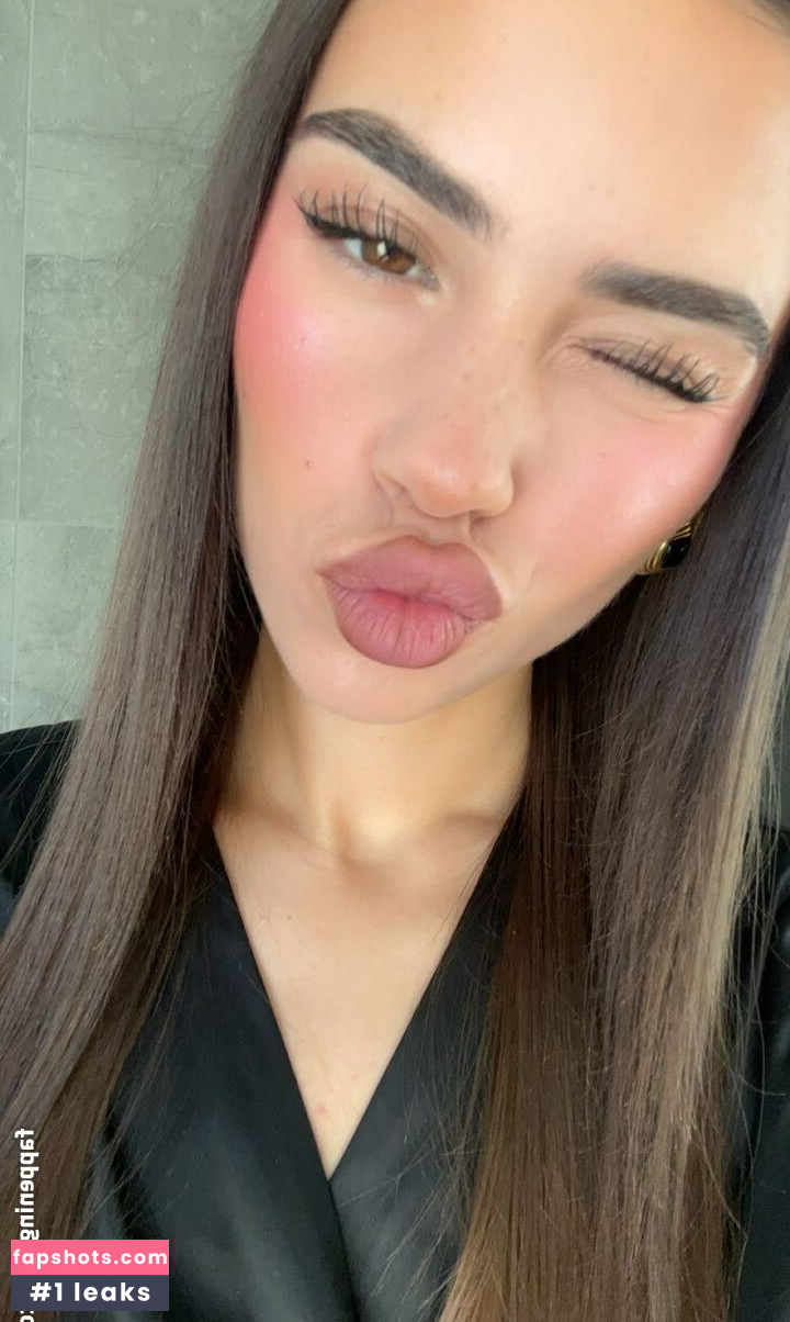 Leah Halton gallery photo #104