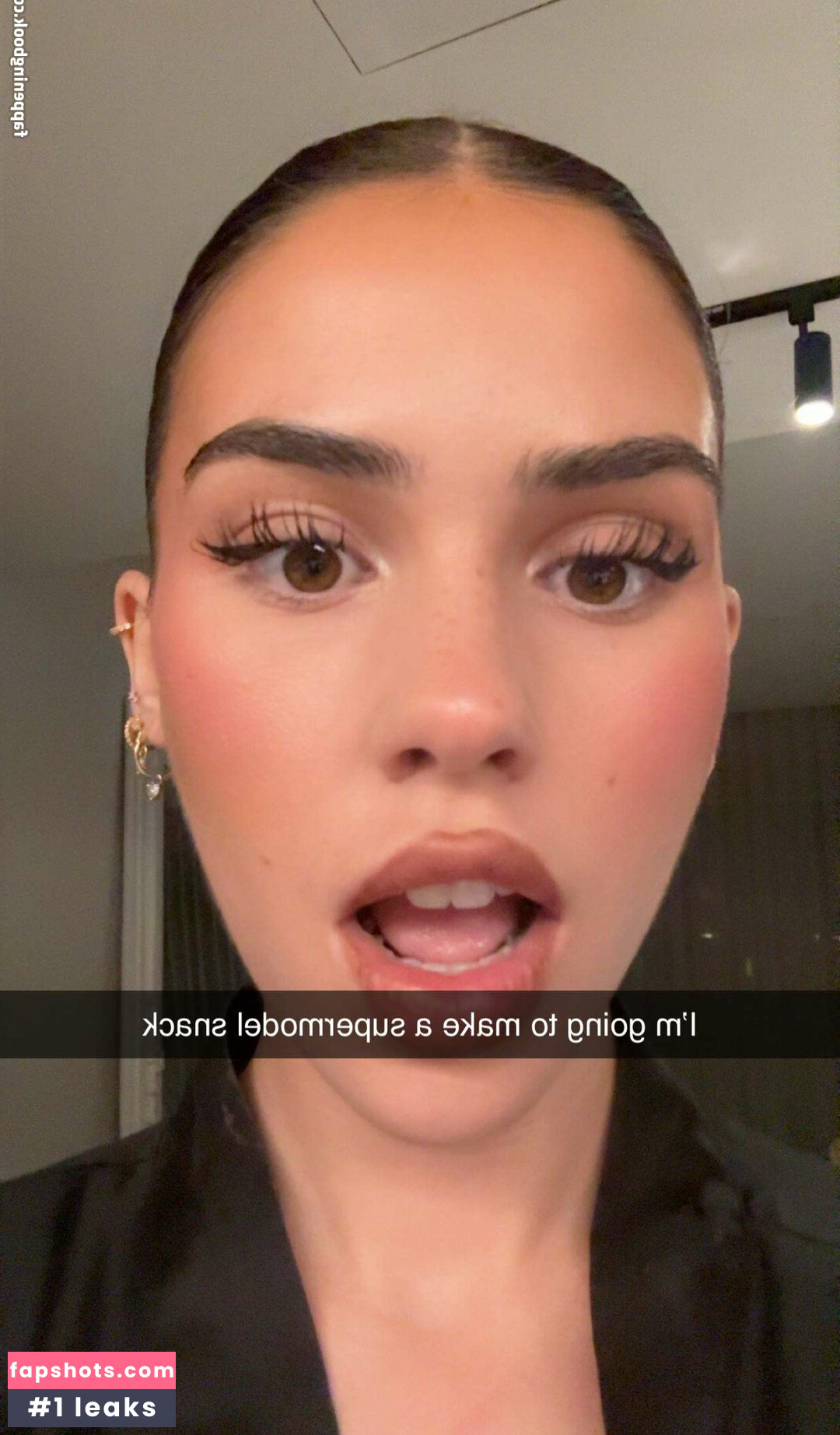 Leah Halton gallery photo #115