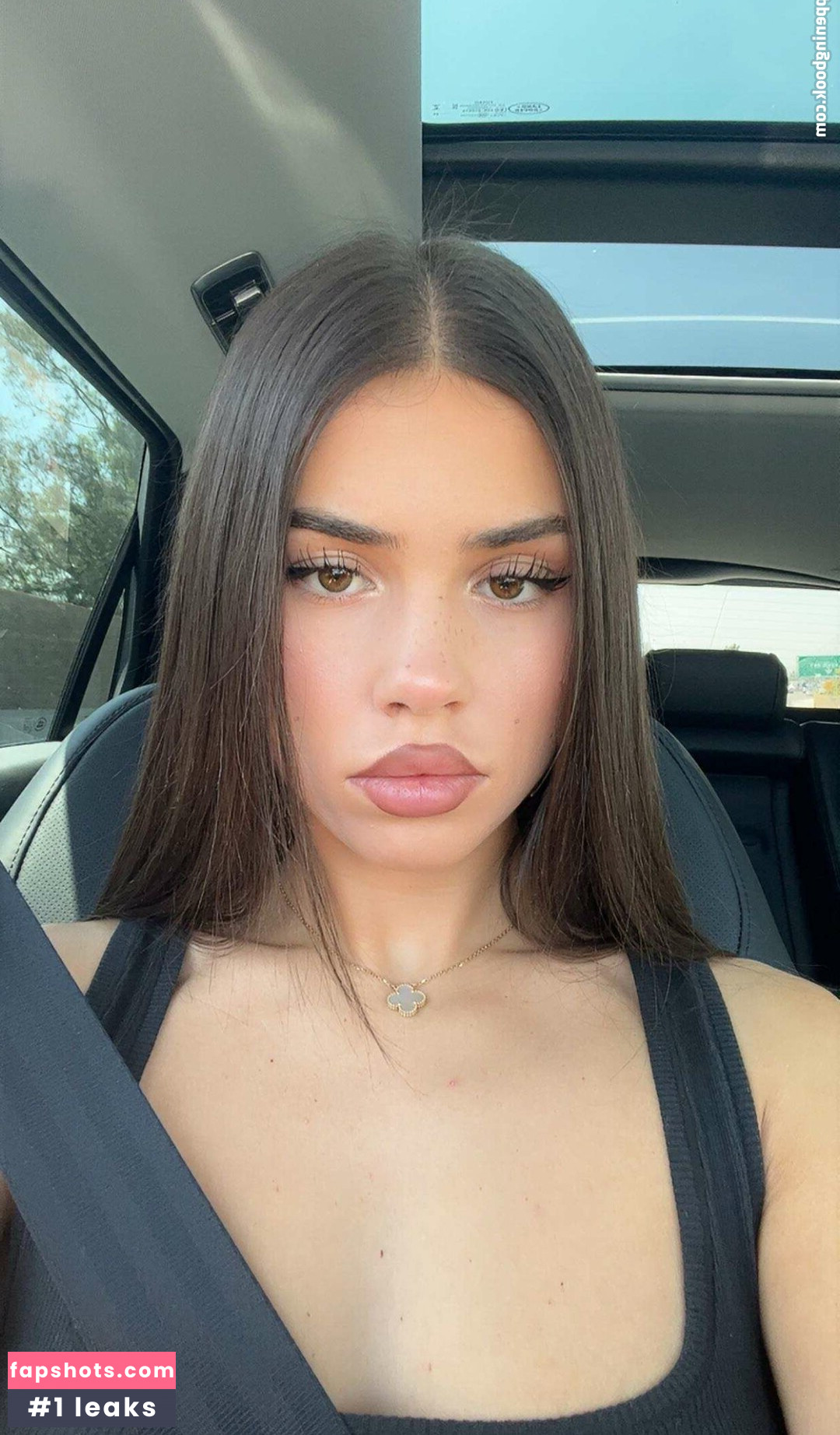 Leah Halton gallery photo #127