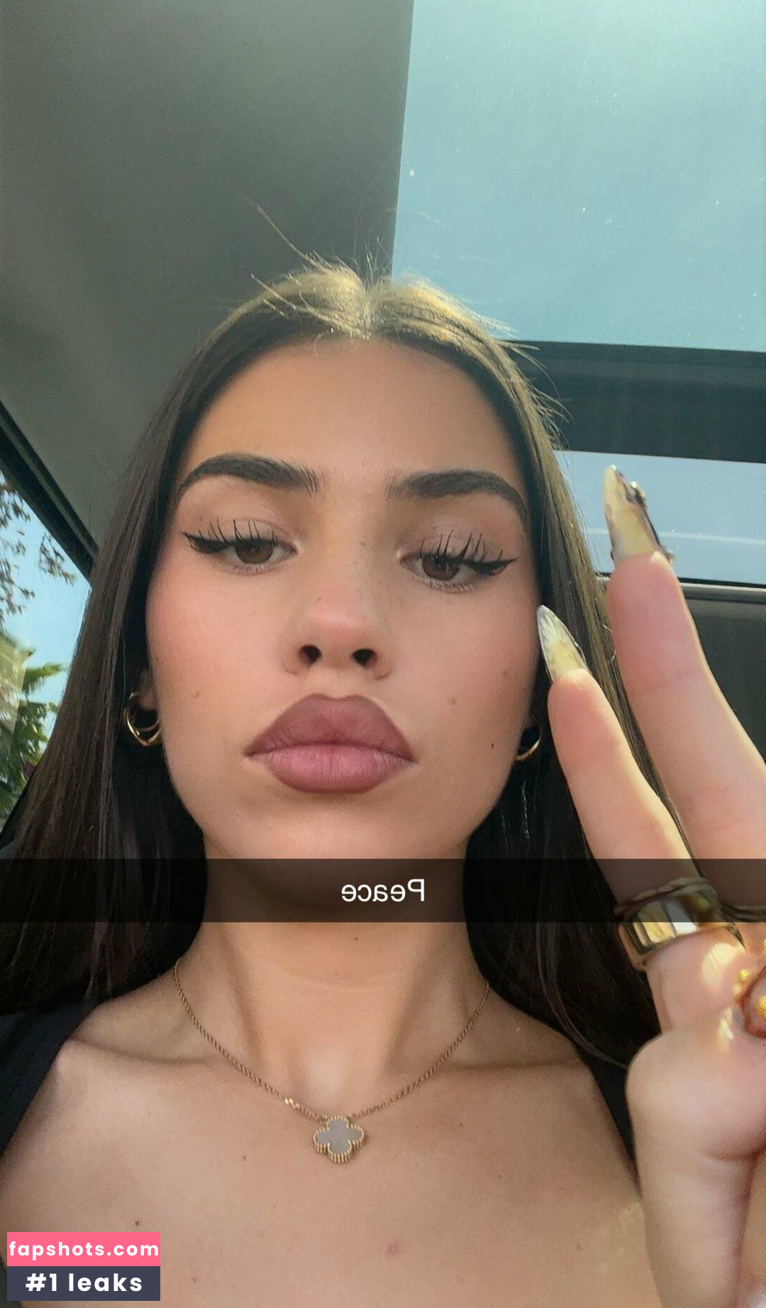 Leah Halton gallery photo #128