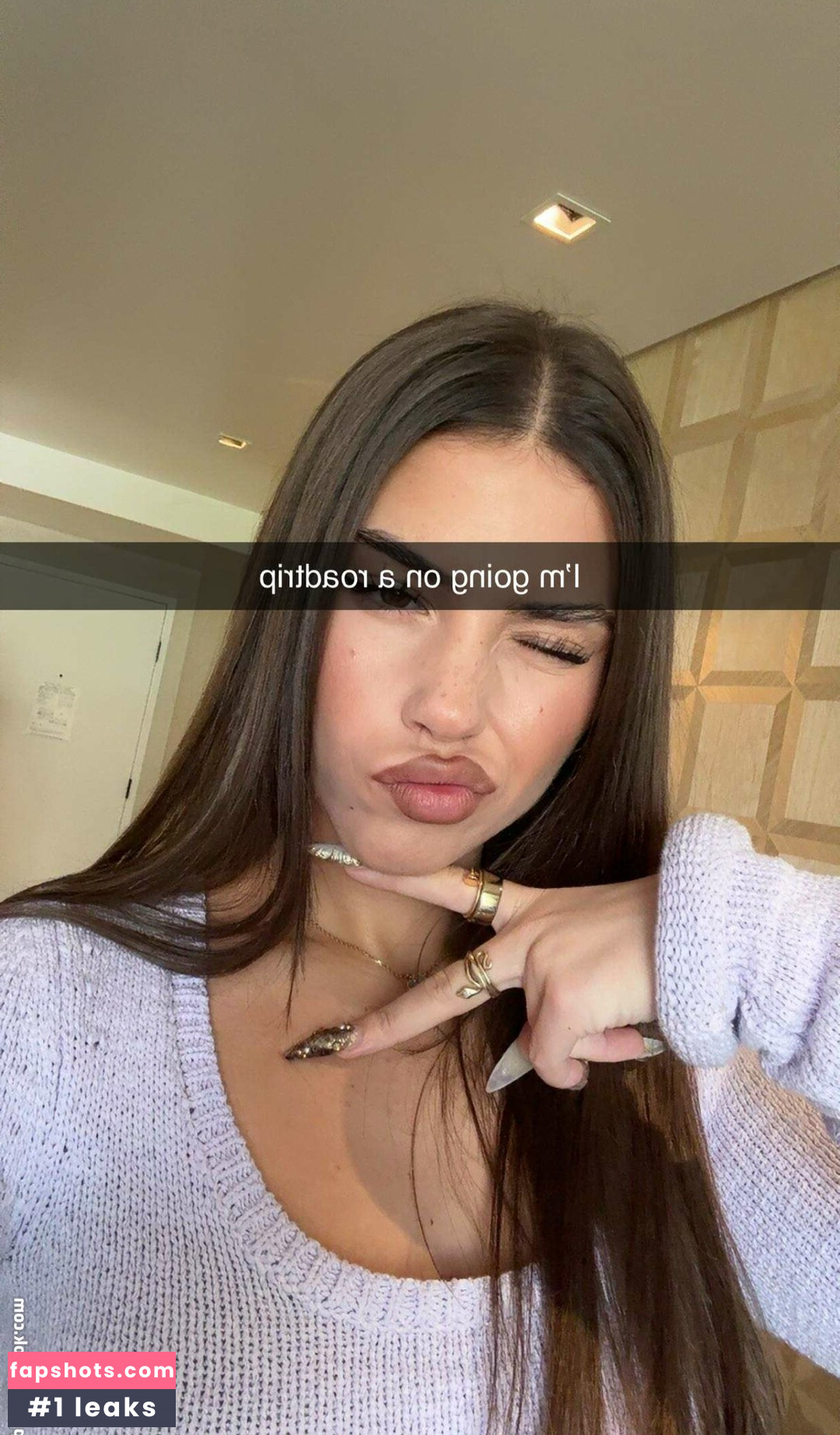 Leah Halton gallery photo #135