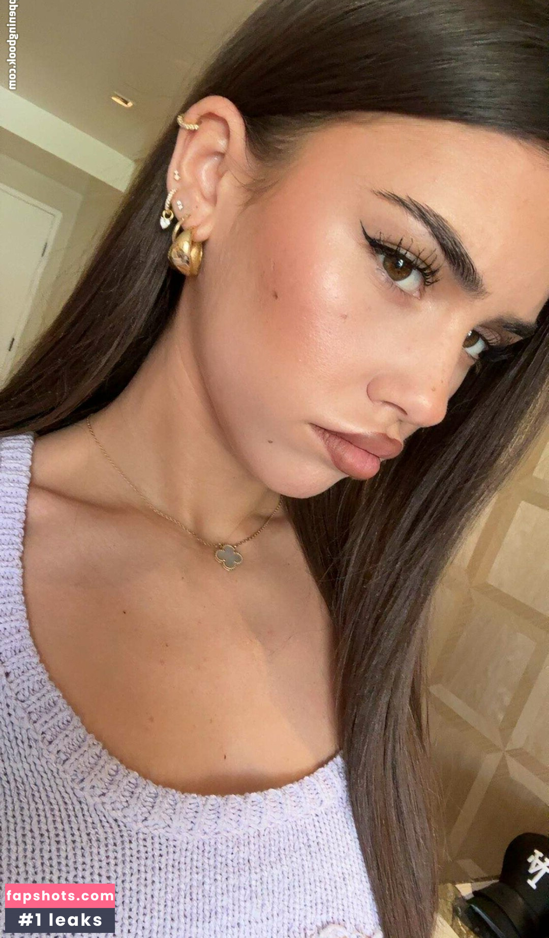 Leah Halton gallery photo #136