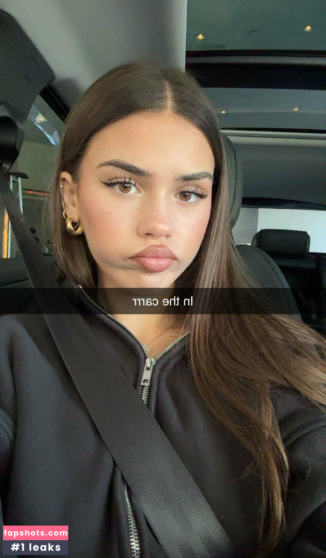 Leah Halton gallery photo #139