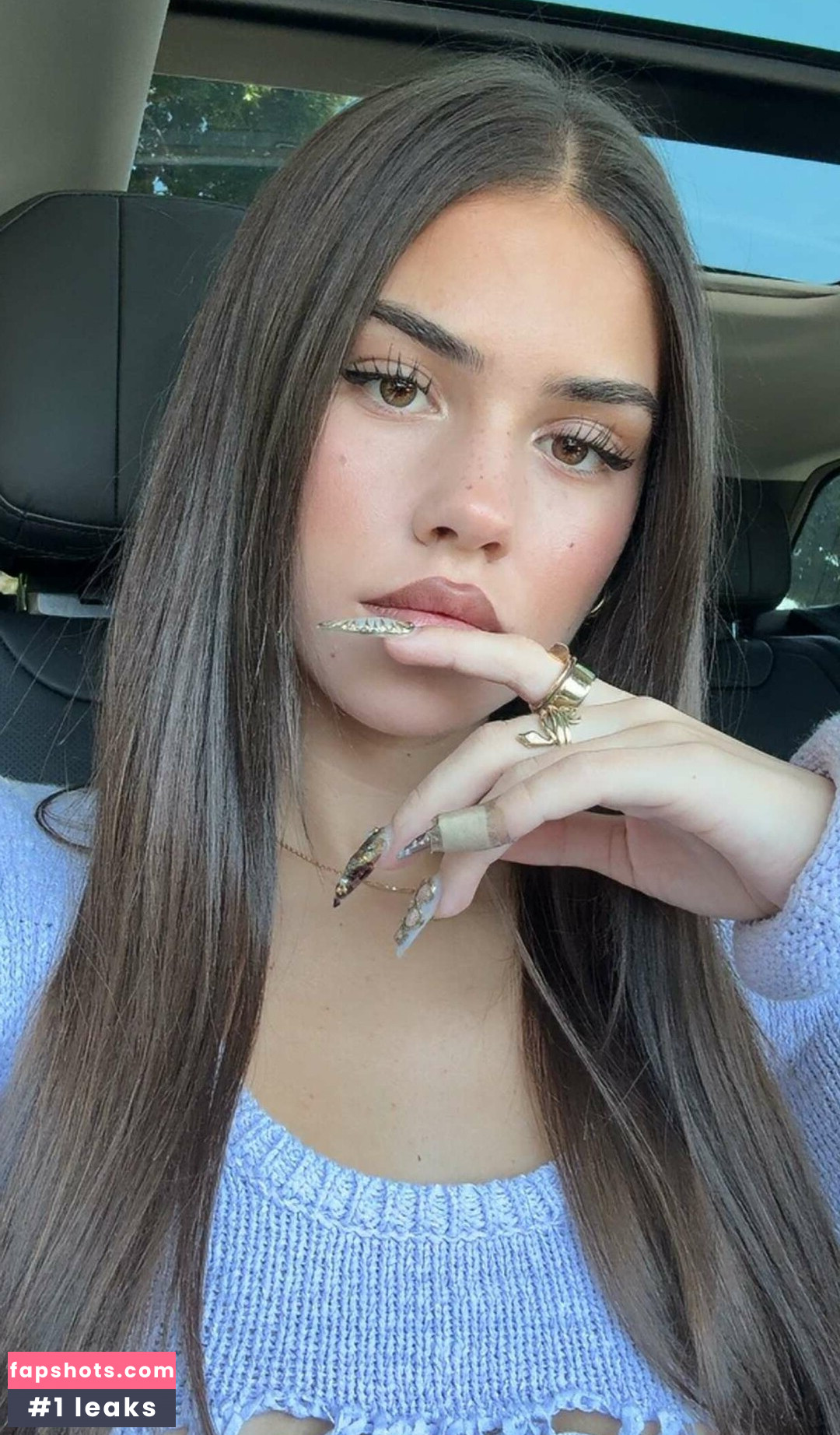 Leah Halton nude babe gallery