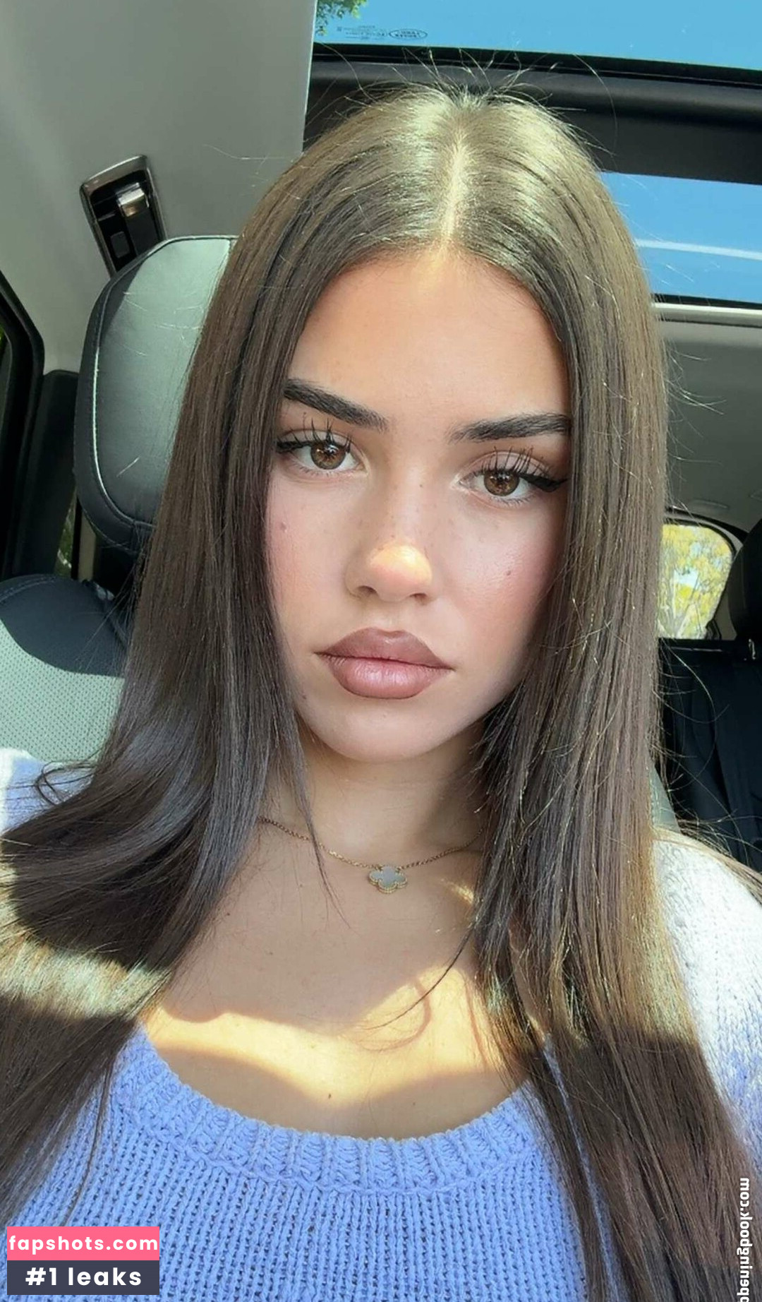 Leah Halton gallery photo #142