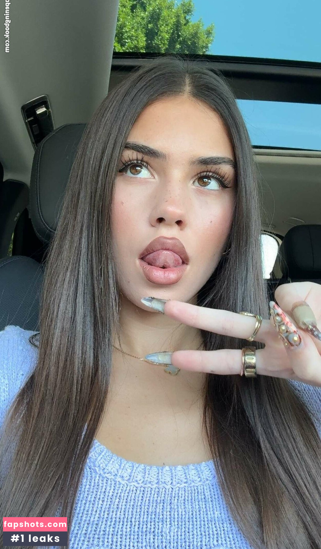 Leah Halton gallery photo #147