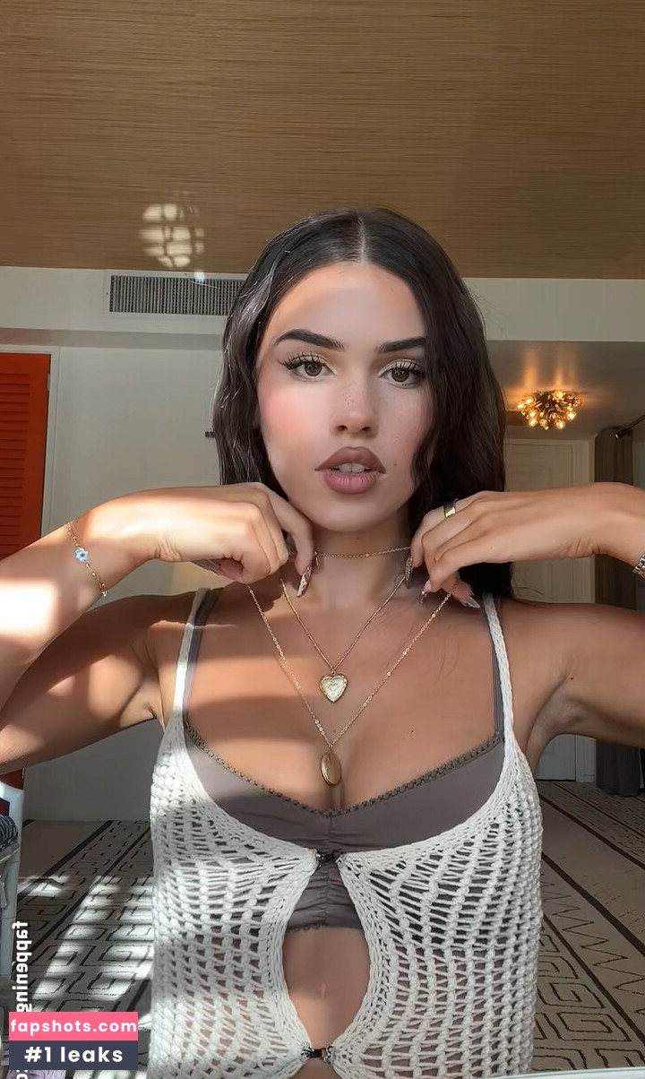 Leah Halton gallery photo #155