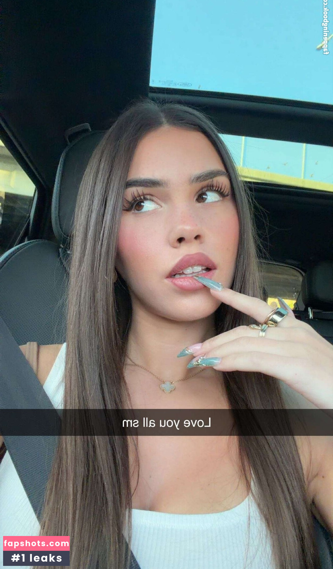 Leah Halton gallery photo #18