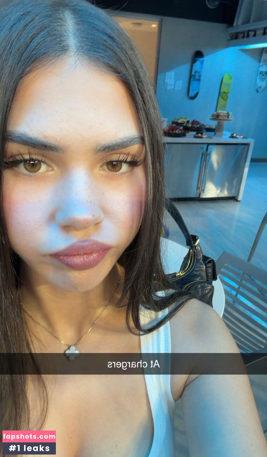 Leah Halton gallery photo #26