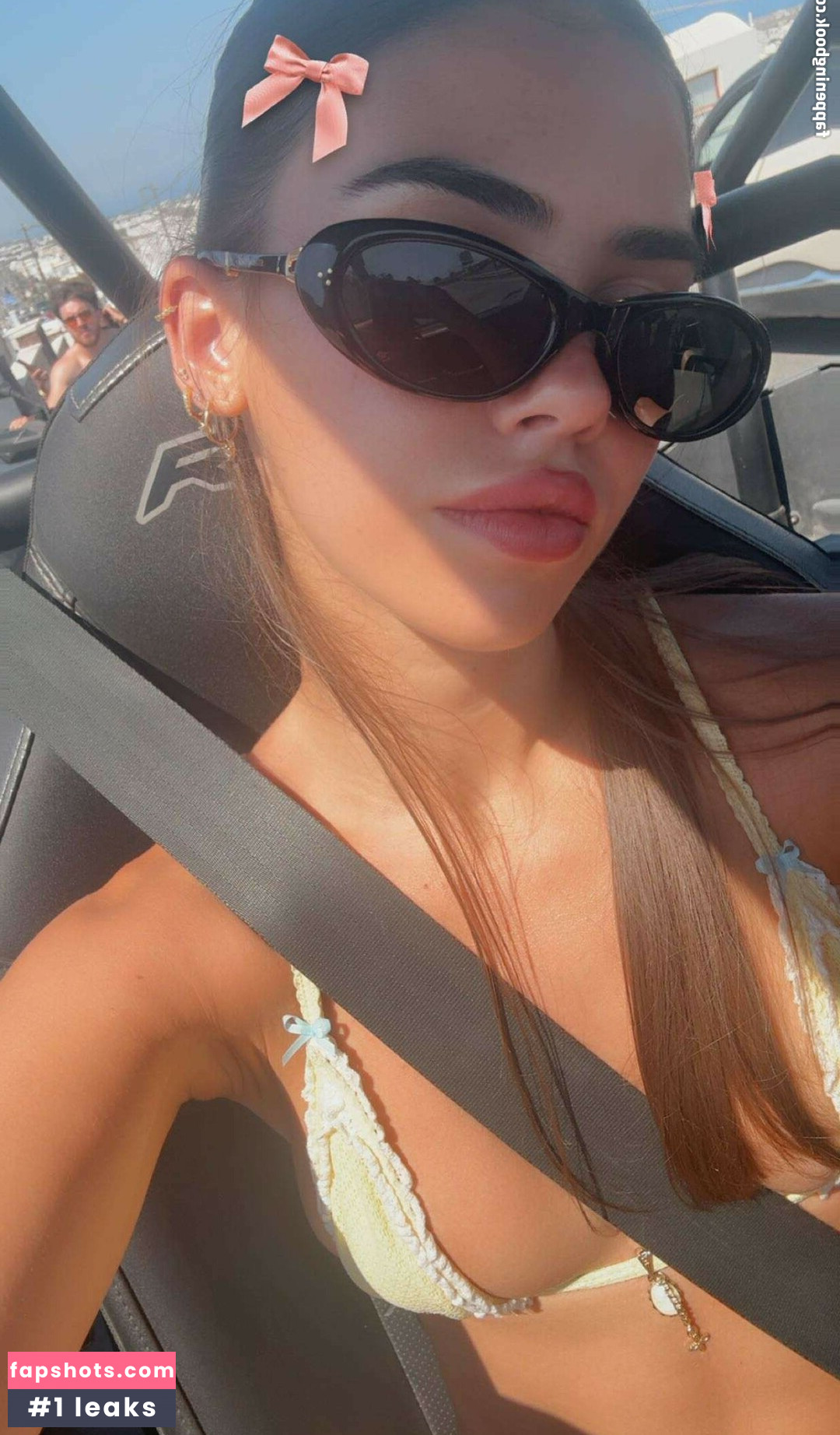 Leah Halton gallery photo #55