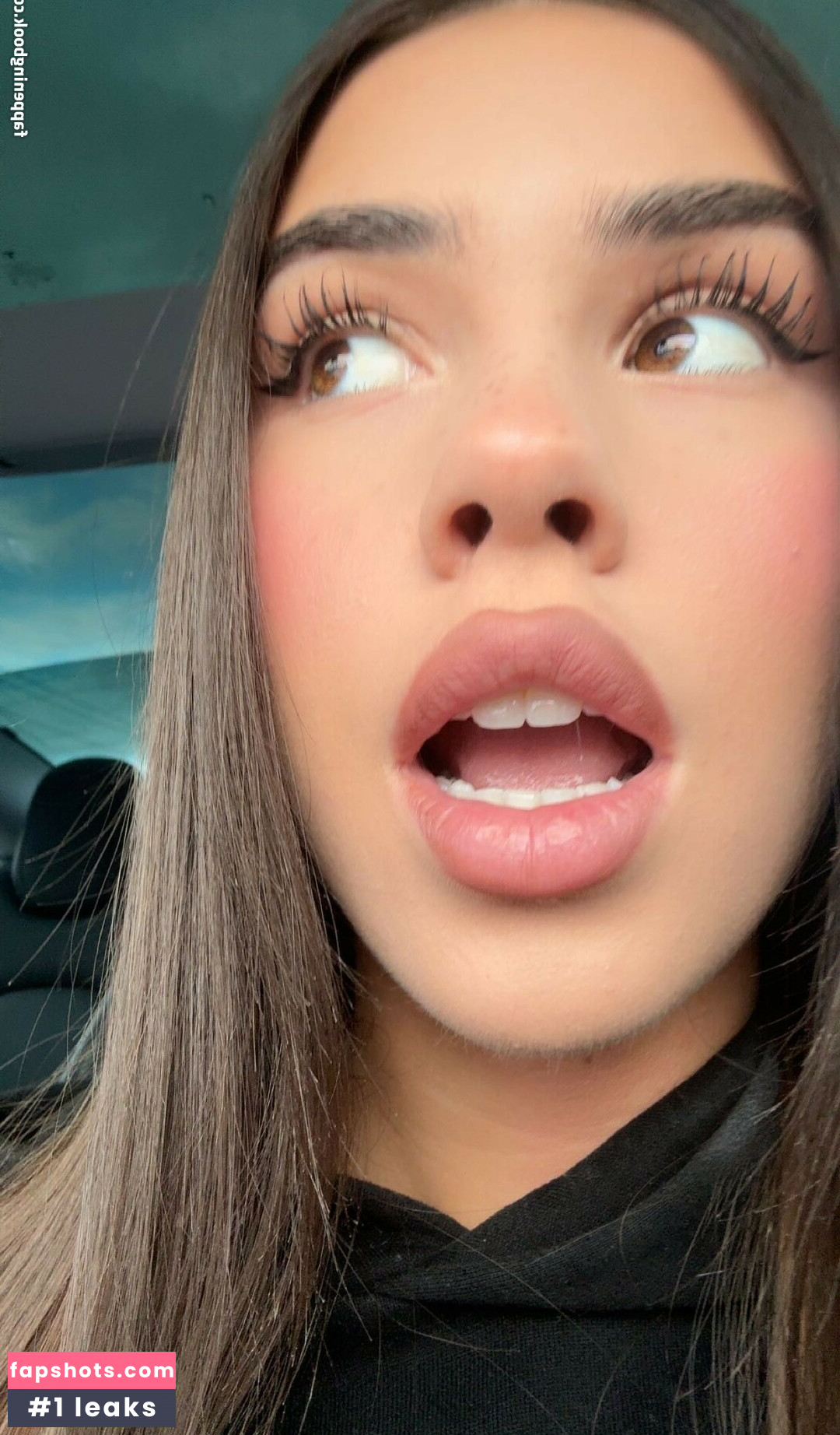 Leah Halton gallery photo #76