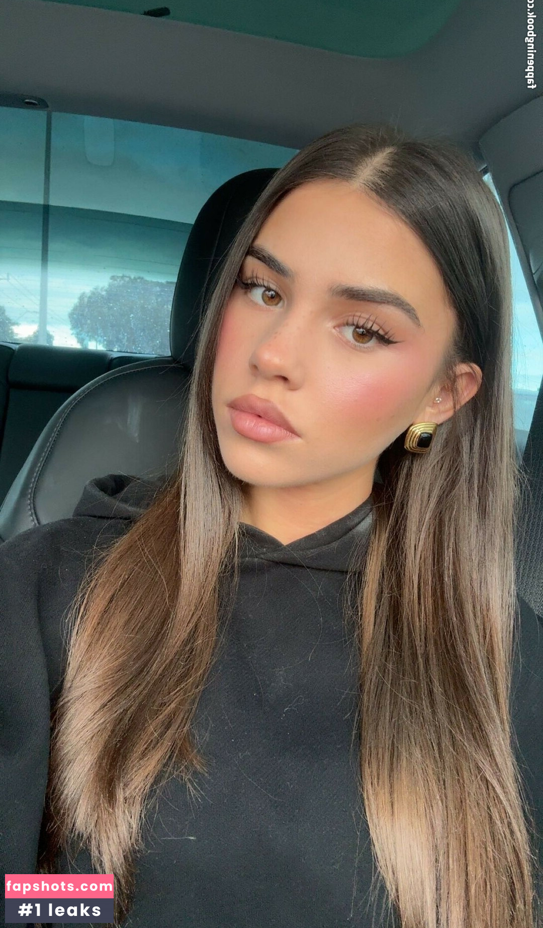 Leah Halton gallery photo #80