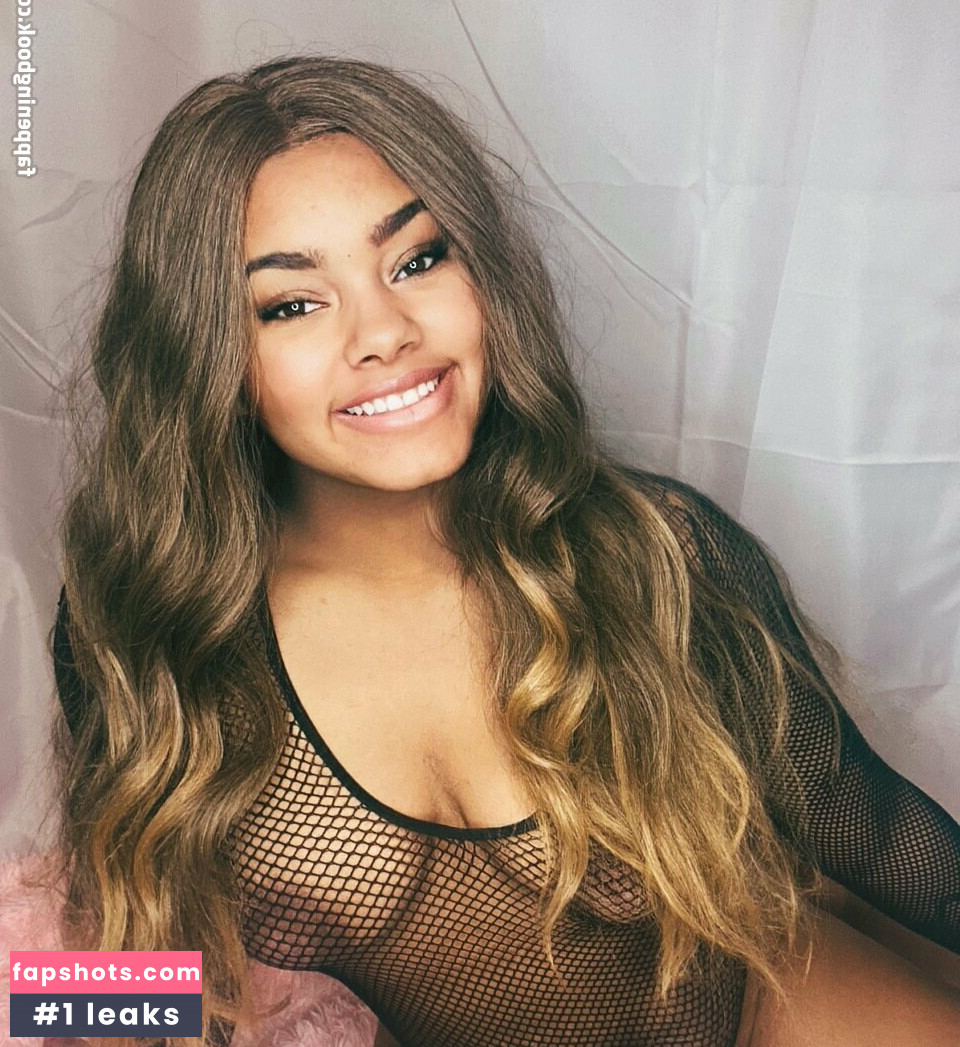 Leah Layne gallery photo #2