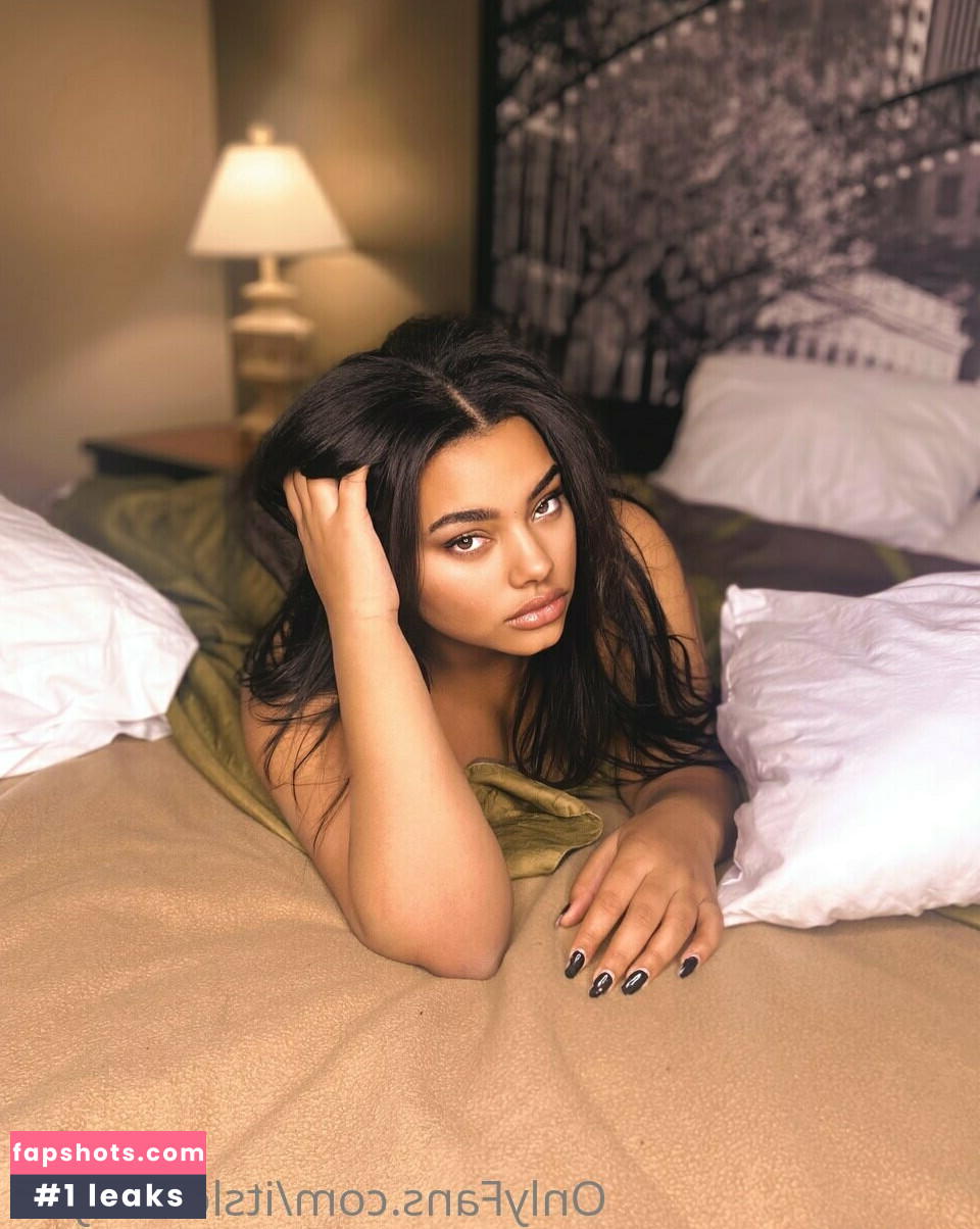 Leah Layne gallery photo #15