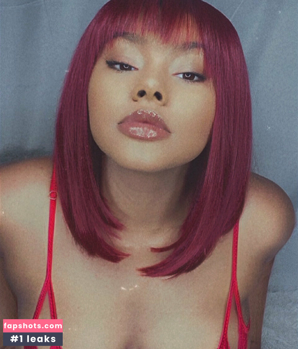 Leah Layne gallery photo #17