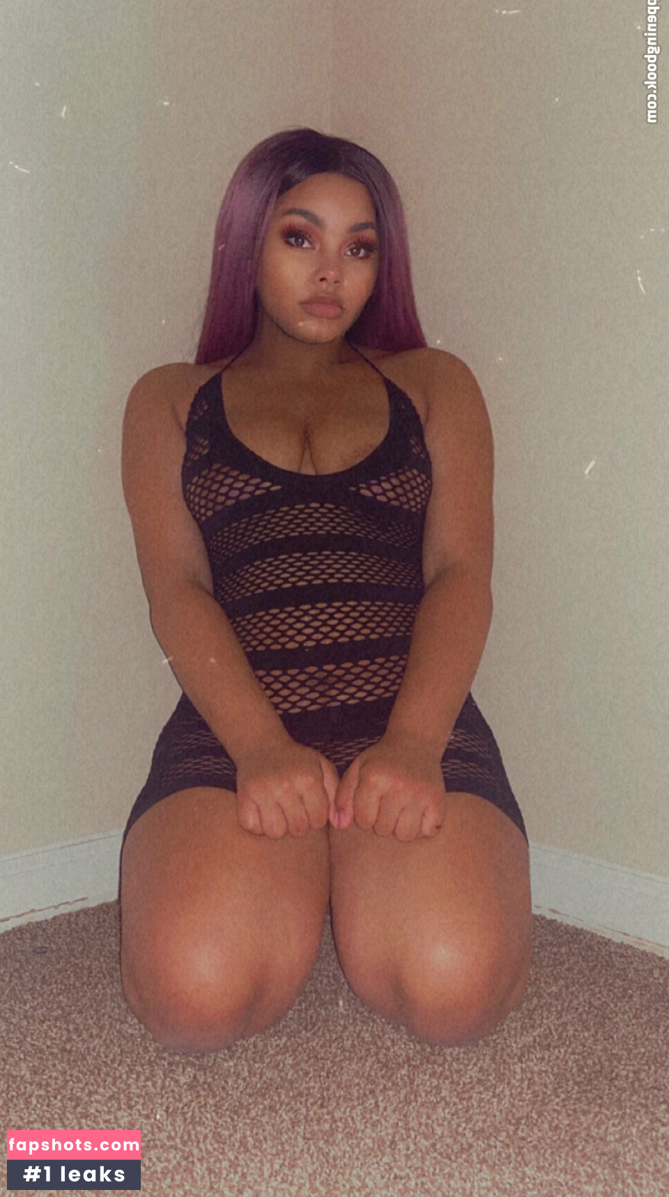 Leah Layne gallery photo #24