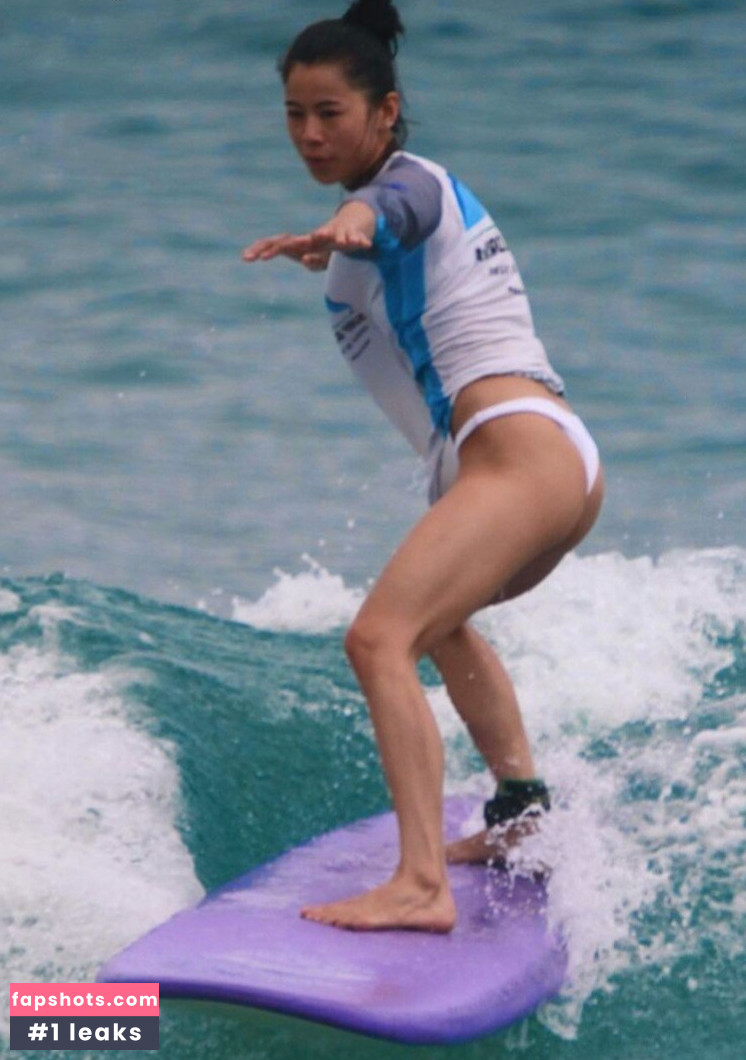 Leah Lewis gallery photo #19